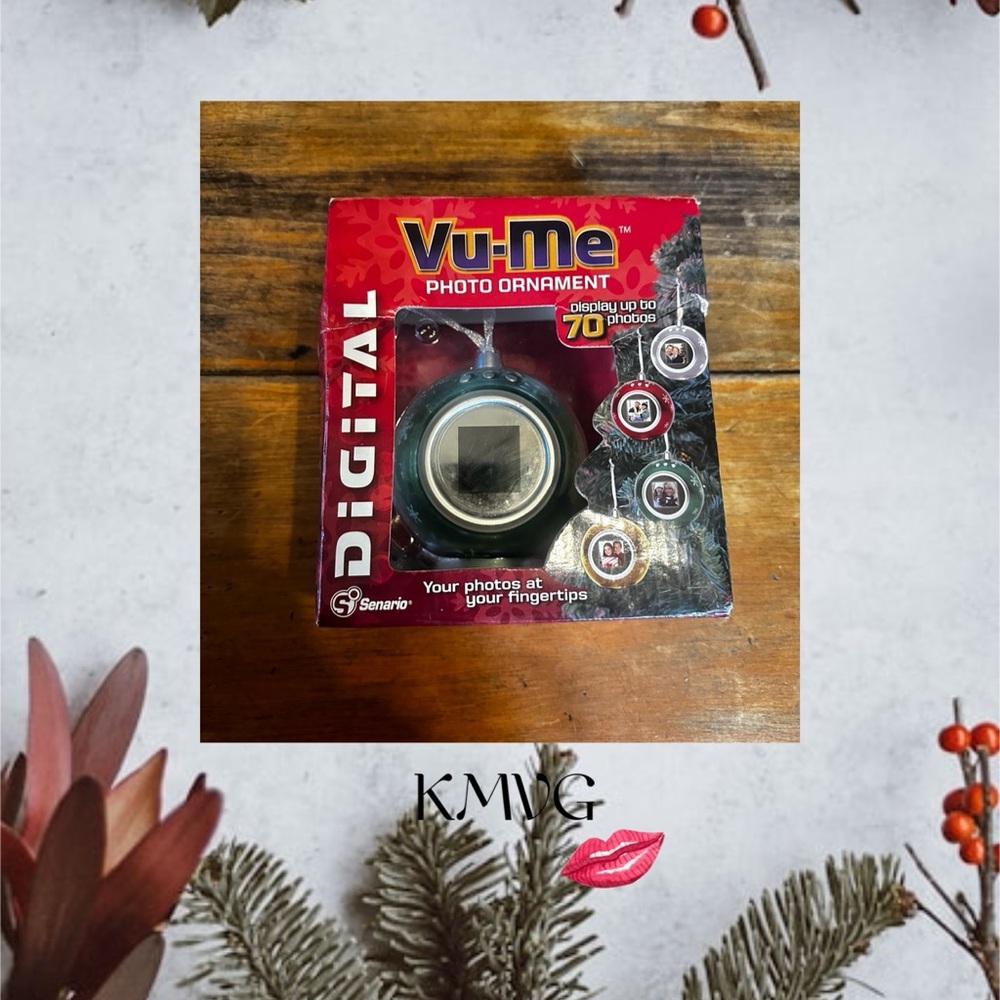 Senario Vu-Me Digital Photo Ornament Green 1.5" LCD Screen Display 70 Photo